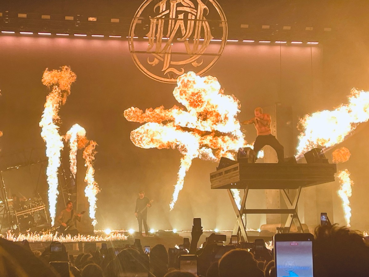 Mist, backup dancers, and two hours of epic metalcore sh*t. Here’s what else went down at Parkway Drive’s Łódź gig